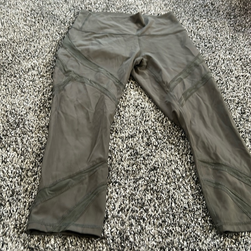 Lululemon capris
